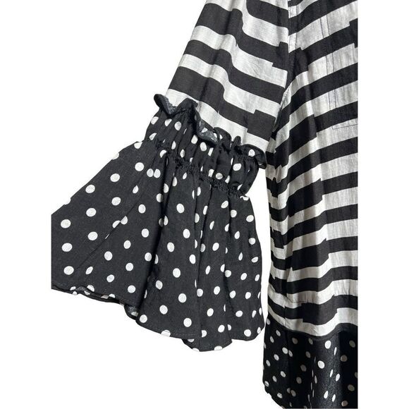 Dor Dor Couture Ruffled 3/4 Flutter Sleeve Empire Waist Tunic Blouse Medium - Picture 2 of 5